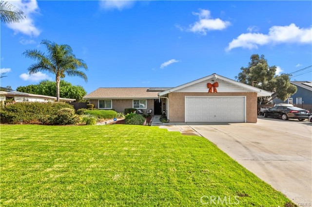 Detail Gallery Image 2 of 31 For 10695 Linden Ave, Bloomington,  CA 92316 - 3 Beds | 2 Baths