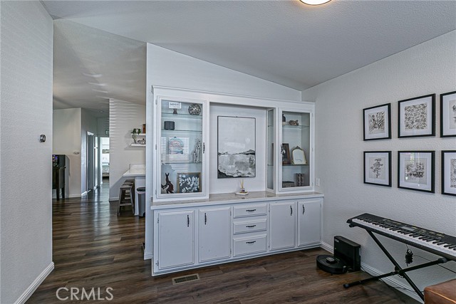 Detail Gallery Image 8 of 36 For 822 Greenacre, Santa Maria,  CA 93455 - 2 Beds | 2 Baths