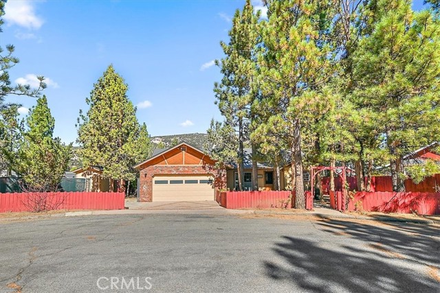 Detail Gallery Image 3 of 29 For 401 E Angeles Bld, Big Bear City,  CA 92314 - 3 Beds | 2 Baths