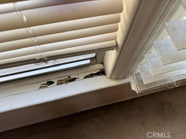 https://media.crmls.org/medias/36f93ec0-ae29-456f-b49a-3e1077d9f797.jpg?preset=X-Large