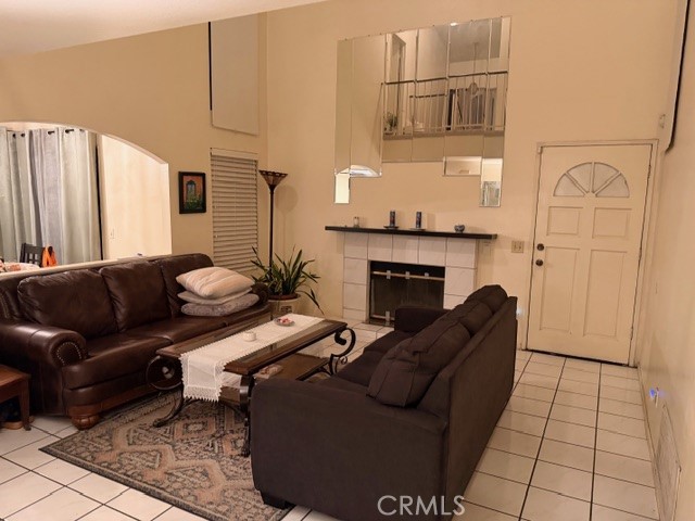 Detail Gallery Image 4 of 22 For 1470 Coral Tree, San Bernardino,  CA 92408 - 3 Beds | 2/1 Baths