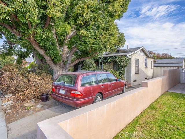 Detail Gallery Image 3 of 3 For 1636 N Buena Vista St, Burbank,  CA 91505 - 2 Beds | 1 Baths