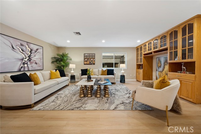 Detail Gallery Image 13 of 38 For 4251 Laurel Canyon Bld, Studio City,  CA 91604 - 4 Beds | 4 Baths