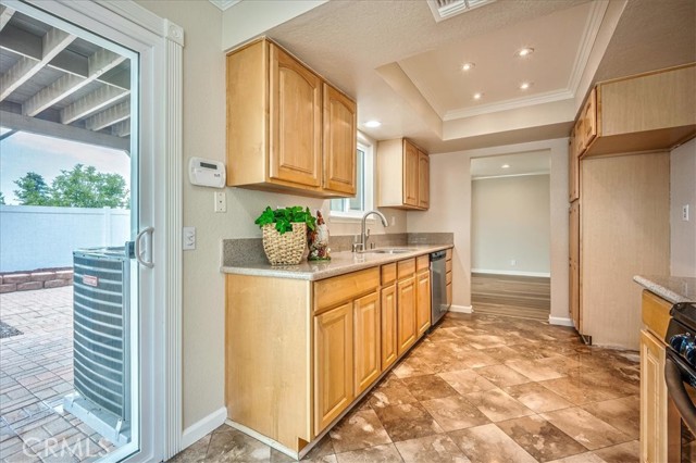 10627 Wildrose Drive, Rancho Cucamonga CA: https://media.crmls.org/medias/36fcd4f3-3f11-46be-8545-947b95ae7e4b.jpg
