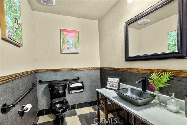 4133 Anaheim Street, Long Beach CA: https://media.crmls.org/medias/36fdf905-491d-4b1e-8e03-195f0c41ca2e.jpg