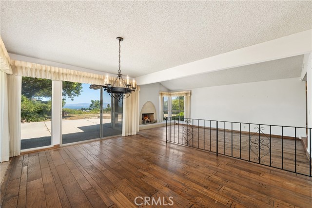 Detail Gallery Image 9 of 36 For 21763 Ambar Dr, Woodland Hills,  CA 91364 - 4 Beds | 2/1 Baths