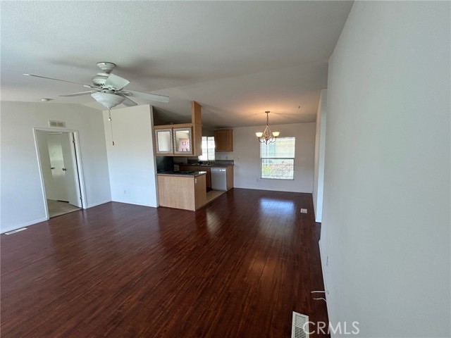 Detail Gallery Image 7 of 21 For 24 Gitana, Camarillo,  CA 93012 - 3 Beds | 2 Baths