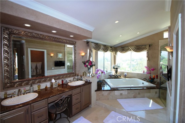 Detail Gallery Image 42 of 55 For 19322 Brushwood Ln, Lake Forest,  CA 92679 - 5 Beds | 3/1 Baths