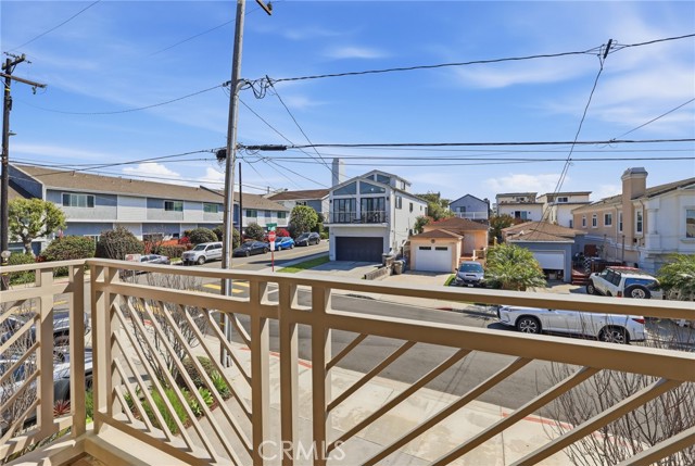 Detail Gallery Image 51 of 67 For 1745 Spreckels Ln, Redondo Beach,  CA 90278 - 3 Beds | 4/1 Baths