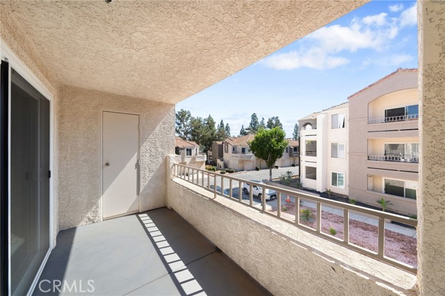 Detail Gallery Image 20 of 40 For 2040 Las Colinas Cir #202,  Corona,  CA 92879 - 2 Beds | 2 Baths