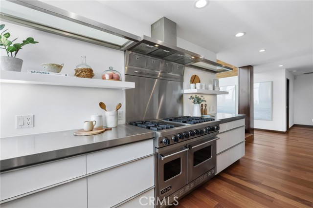 2114 Manhattan Ave, Hermosa Beach CA: https://media.crmls.org/medias/370222ae-8b5a-48a4-9636-89bef58d0ac0.jpg
