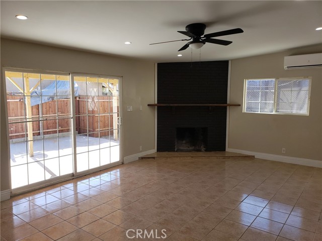 Detail Gallery Image 4 of 15 For 10213 Laurel Canyon Bld, Pacoima,  CA 91331 - 4 Beds | 2 Baths
