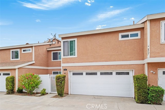 25165 Charlinda Drive, Mission Viejo CA: https://media.crmls.org/medias/37044dec-0215-470b-b80d-6b16ad98aee3.jpg