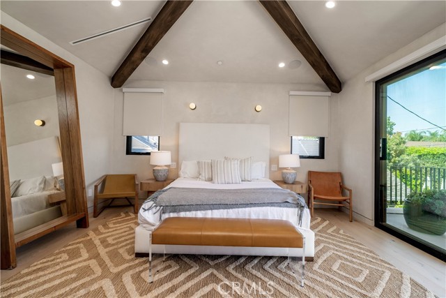 4320 Teesdale Avenue, Studio City CA: https://media.crmls.org/medias/370478e2-870a-4141-a4b8-c75735c20bcd.jpg