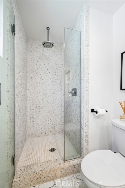 Detail Gallery Image 35 of 73 For 4590 Ensenada Dr, Woodland Hills,  CA 91364 - 3 Beds | 2/1 Baths