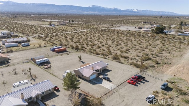 4265 Camellia, Phelan CA: https://media.crmls.org/medias/37053eb1-a8db-4896-8589-d9cbe7f6c7bf.jpg