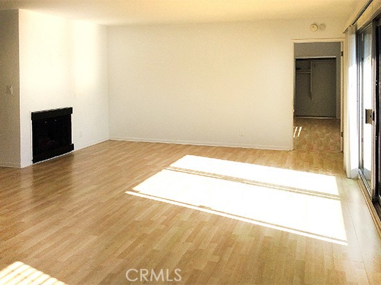 Detail Gallery Image 11 of 25 For 811 6th St #305,  Santa Monica,  CA 90403 - 3 Beds | 2 Baths