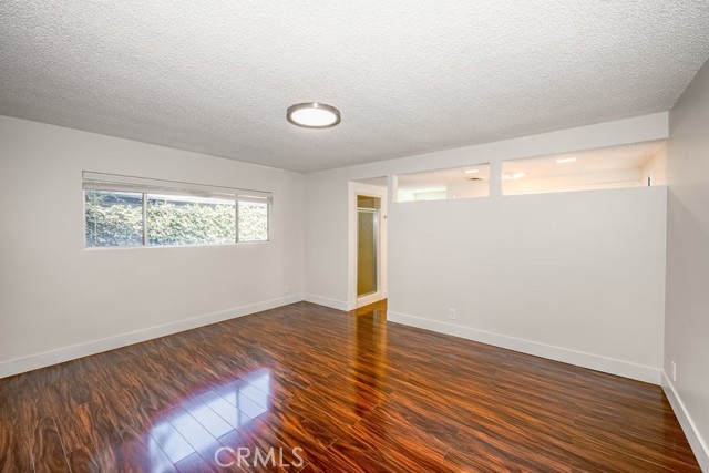 19443 Superior Street, Northridge CA: https://media.crmls.org/medias/37067511-434b-4ba1-ae83-af8b706e79dc.jpg