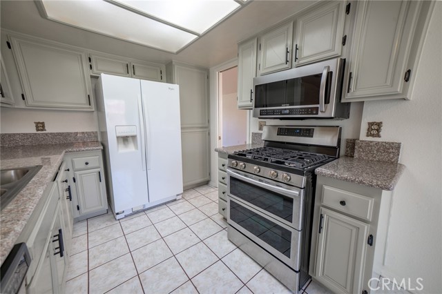 Detail Gallery Image 16 of 49 For 6587 Shawna Ave, Rancho Cucamonga,  CA 91737 - 4 Beds | 3 Baths