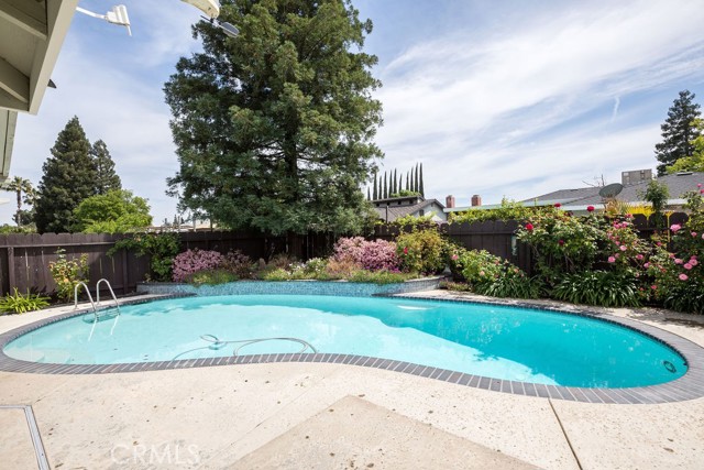 Detail Gallery Image 7 of 64 For 186 W Donna Dr, Merced,  CA 95348 - 4 Beds | 2 Baths