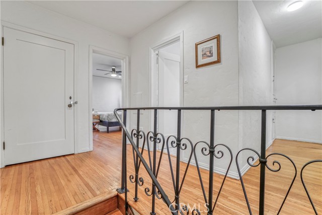 102 Bonito Avenue, Long Beach CA: https://media.crmls.org/medias/370732fd-672b-420d-a4dd-b18f4b6279a1.jpg