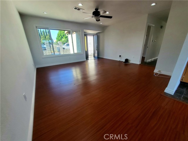 Detail Gallery Image 4 of 13 For 1408 238th St, Harbor City,  CA 90710 - 3 Beds | 2 Baths