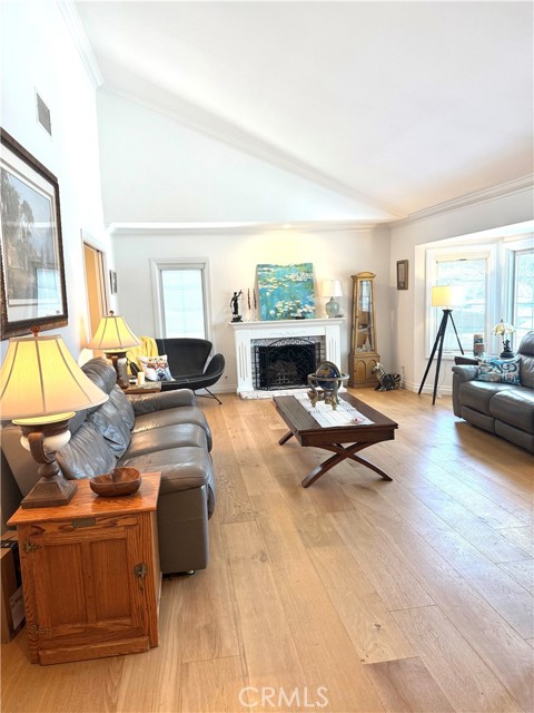 18822 Lister Lane, Huntington Beach CA: https://media.crmls.org/medias/3707cee5-c8f0-4586-bb9d-a832a9f93bd1.jpg