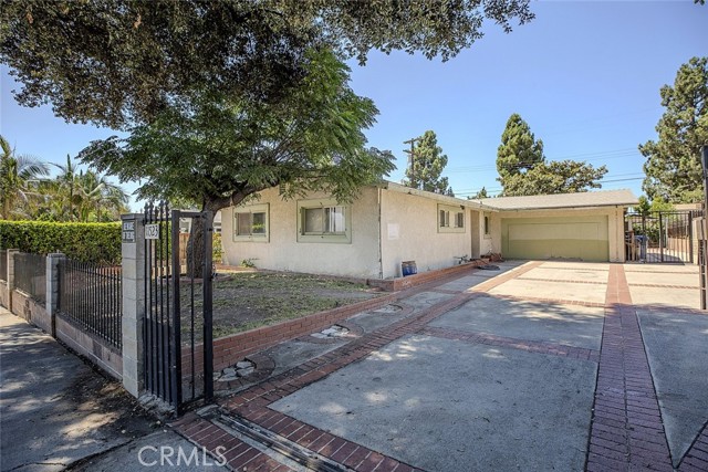 Detail Gallery Image 3 of 37 For 11523 Vanport Ave, Sylmar,  CA 91342 - 3 Beds | 2 Baths