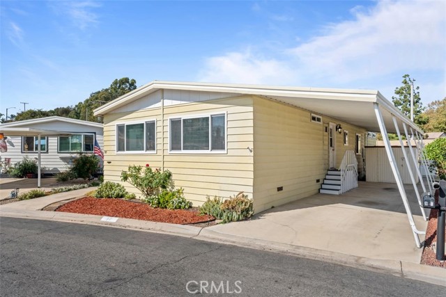 Detail Gallery Image 3 of 25 For 18601 Newland #97,  Huntington Beach,  CA 92646 - 3 Beds | 2 Baths