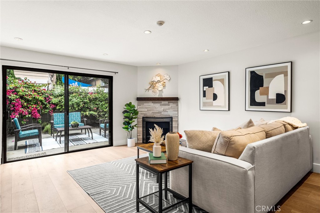 1832 Rockefeller Lane #4