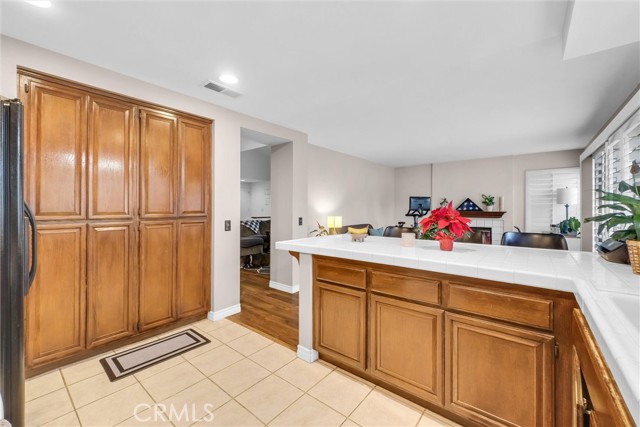 9796 Scanlan Court, Fountain Valley CA: https://media.crmls.org/medias/37097545-a87b-4dcf-a397-e33710e19b85.jpg
