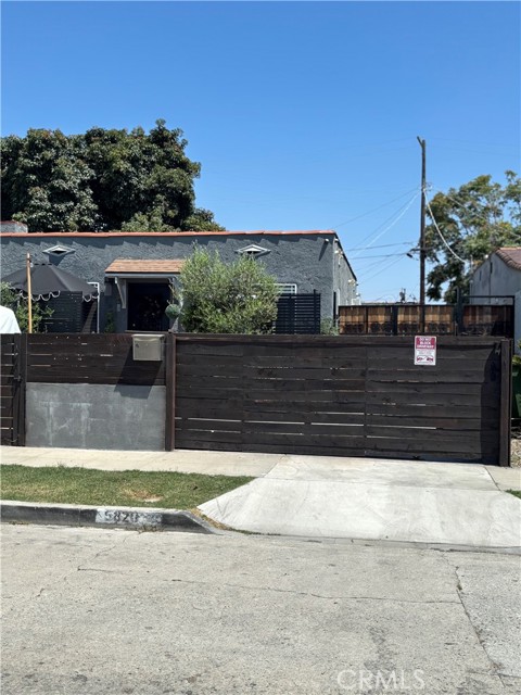 Detail Gallery Image 13 of 17 For 5820 Cimarron St, Los Angeles,  CA 90047 - 2 Beds | 1 Baths