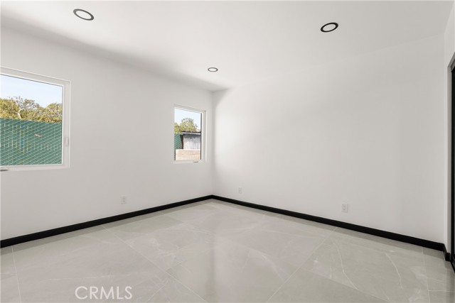 Detail Gallery Image 15 of 33 For 7943 Ledge Ave, Sun Valley,  CA 91352 - 3 Beds | 3 Baths