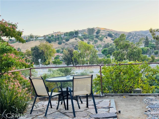 24308 Highlander, West Hills CA: https://media.crmls.org/medias/370b60bd-402f-401e-ac55-b1931633e35e.jpg