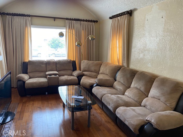 514 W 102nd, Los Angeles CA: https://media.crmls.org/medias/370b6ebb-03b1-41a0-9569-74b1a5ea4c60.jpg