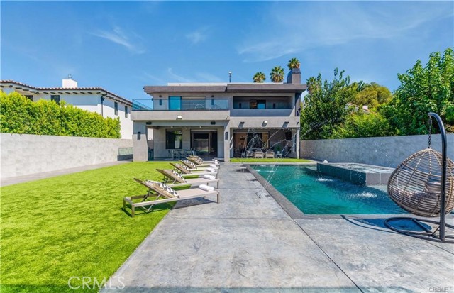 5239 Avenida Hacienda, Tarzana CA: https://media.crmls.org/medias/370b9064-183c-4150-bced-5d13b035831a.jpg