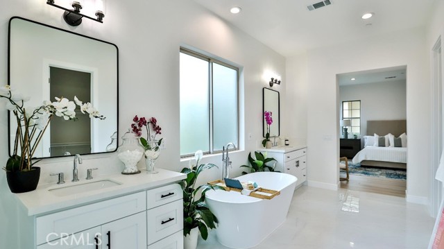 Detail Gallery Image 28 of 49 For 17413 Sienna Ln, Fountain Valley,  CA 92708 - 4 Beds | 4 Baths