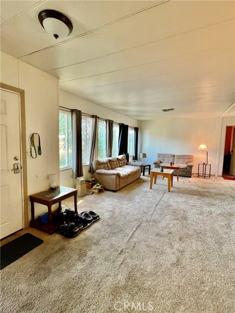 703 Oro Dam W Boulevard, Oroville CA: https://media.crmls.org/medias/370e1197-5478-43b9-b159-c7ecb65a81de.jpg