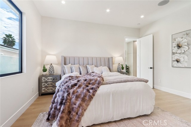 Detail Gallery Image 33 of 72 For 8006 Lloyd Ave, North Hollywood,  CA 91605 - 7 Beds | 6 Baths