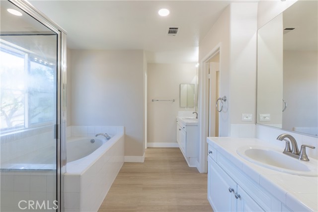 Detail Gallery Image 22 of 38 For 165 Kensington Park, Irvine,  CA 92606 - 4 Beds | 3/1 Baths