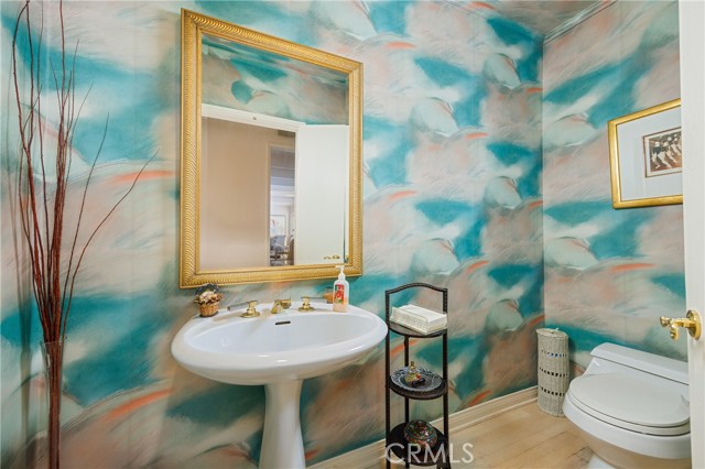 Detail Gallery Image 13 of 38 For 2072 Coldwater Canyon, Beverly Hills,  CA 90210 - 4 Beds | 4/1 Baths