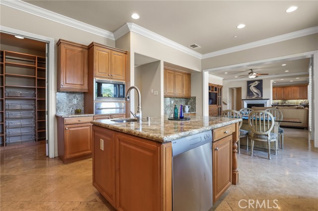 Image 16 of 75 For 12468 Longacre