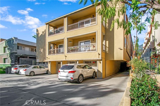 551 West Stocker Street, 1 photo 2