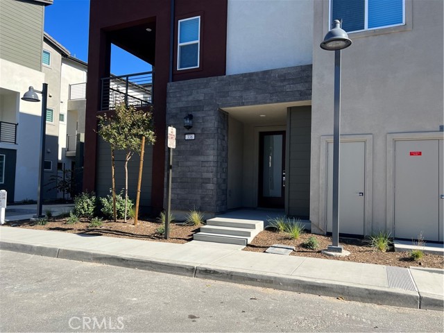 Detail Gallery Image 2 of 2 For 338 Tank, Irvine,  CA 92681 - 4 Beds | 3/1 Baths