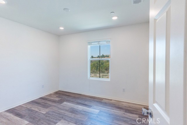 Detail Gallery Image 18 of 64 For 27638 Sawtooth Ln, Canyon Country,  CA 91387 - 3 Beds | 2/1 Baths