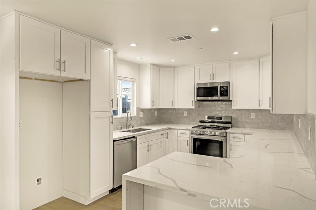 8144 Louise Avenue, Northridge CA: https://media.crmls.org/medias/3710ef31-175a-450f-92ac-3944f1998fcb.jpg