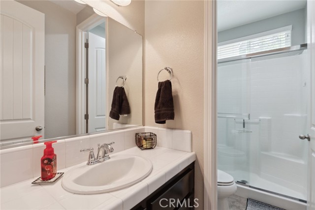 1697 Whiteash Avenue, Clovis CA: https://media.crmls.org/medias/3710f86b-5ee0-44e3-a0db-c60b3a581d63.jpg