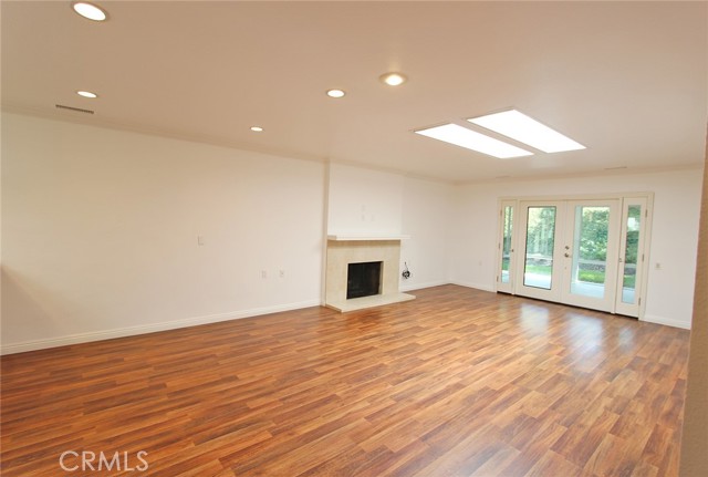 5385 Paseo Del Lago W, Laguna Woods CA: https://media.crmls.org/medias/37123520-83a5-4645-92db-11f81401f7aa.jpg