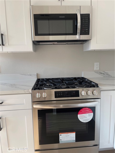 5586 Orange Avenue, Cypress CA: https://media.crmls.org/medias/37124672-e426-4f5a-b757-130edc171ba0.jpg