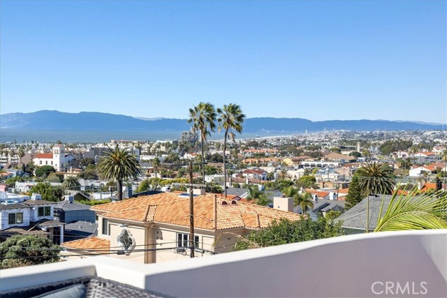 618 ruby, Redondo Beach, California 90277, 4 Bedrooms Bedrooms, ,3 BathroomsBathrooms,Residential,Sold,ruby,SB22013009